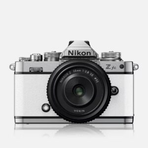 Nikon Z FC + NIKKOR Z 28 mm f/2.8 (SE)